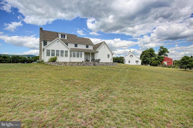 1430 LONGS RD, Carlisle, PA 17013