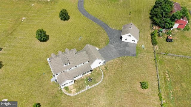 1430 LONGS RD, Carlisle, PA 17013