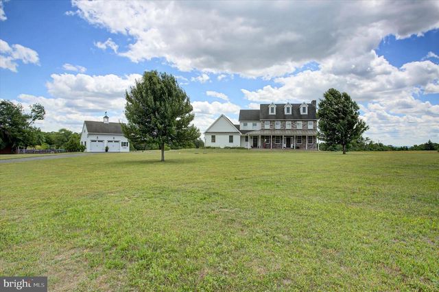 1430 LONGS RD, Carlisle, PA 17013