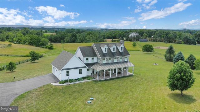 1430 LONGS RD, Carlisle, PA 17013