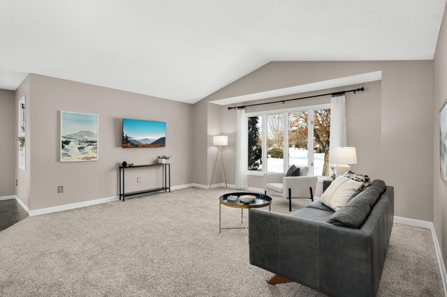 13715 59th Place N, Plymouth, MN 55446