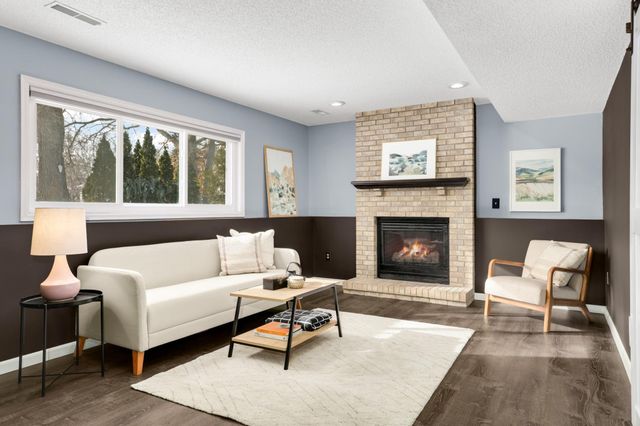 13715 59th Place N, Plymouth, MN 55446