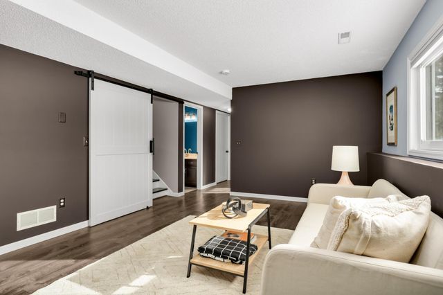 13715 59th Place N, Plymouth, MN 55446