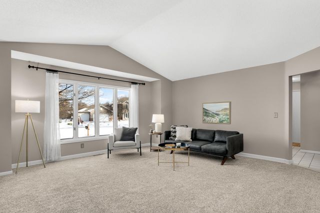 13715 59th Place N, Plymouth, MN 55446