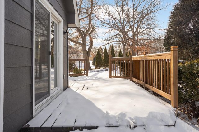 13715 59th Place N, Plymouth, MN 55446