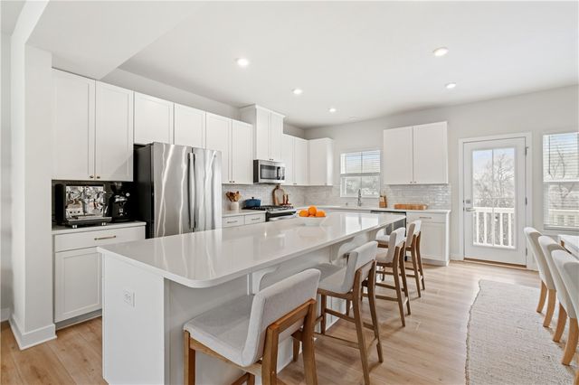 410 Scharberry Ln, Mars Boro, PA 16046