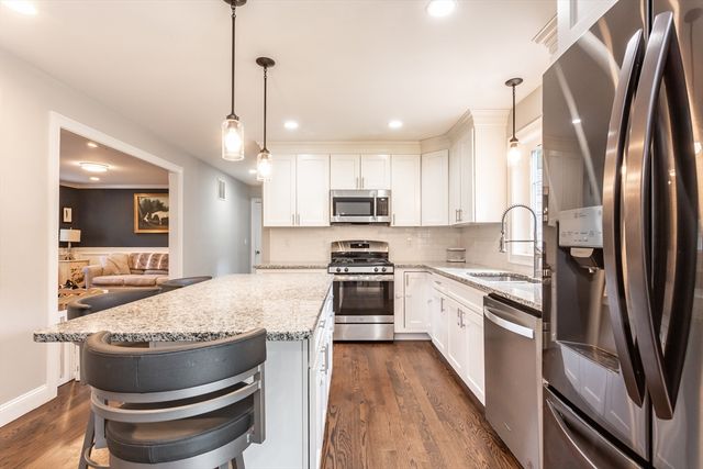 590 Front St, Marion, MA 02738