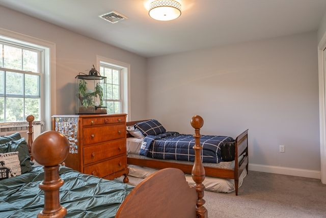 590 Front St, Marion, MA 02738