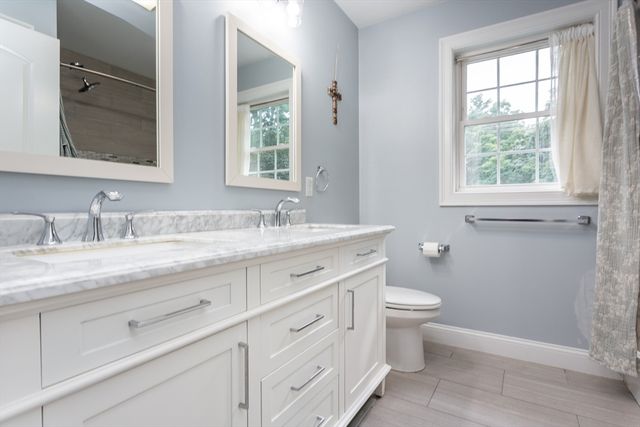 590 Front St, Marion, MA 02738