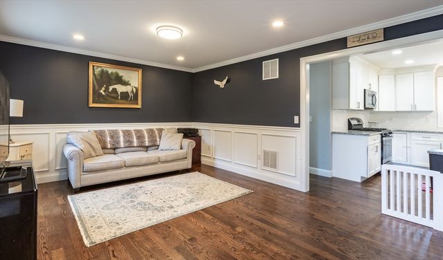 590 Front St, Marion, MA 02738