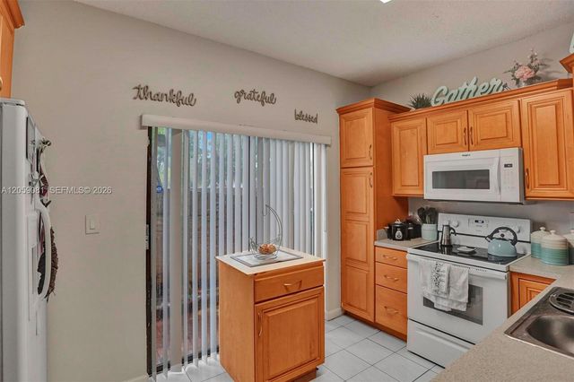 10540 SW 154th 7 7, Miami, FL 33196