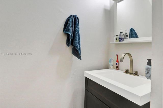 10540 SW 154th 7 7, Miami, FL 33196