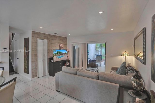 10540 SW 154th 7 7, Miami, FL 33196