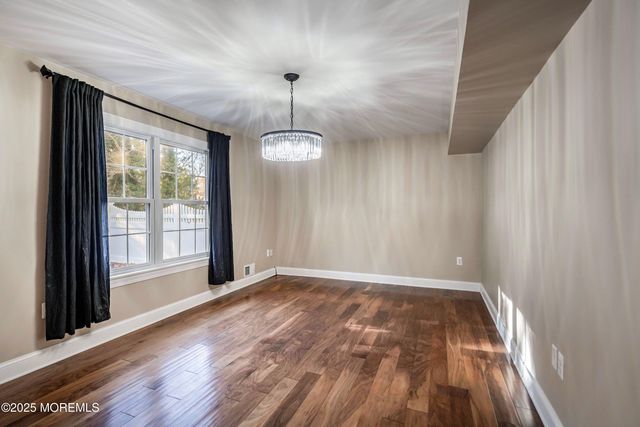 100 Wicklow Court, Toms River, NJ 08755
