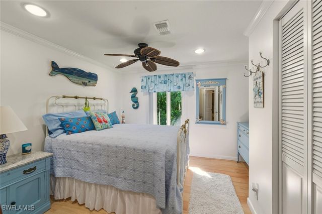 542 Charlemagne BLVD, Naples, FL 34112