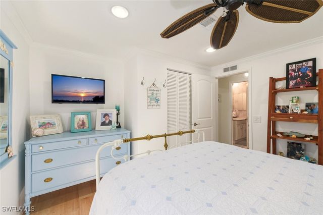 542 Charlemagne BLVD, Naples, FL 34112