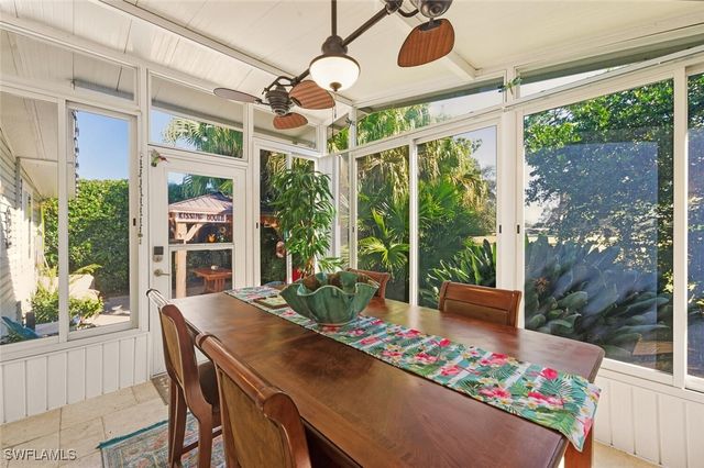 542 Charlemagne BLVD, Naples, FL 34112