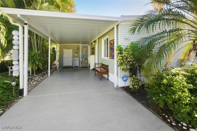 542 Charlemagne BLVD, Naples, FL 34112