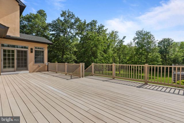 102 PICKWICK DR, Doylestown, PA 18901
