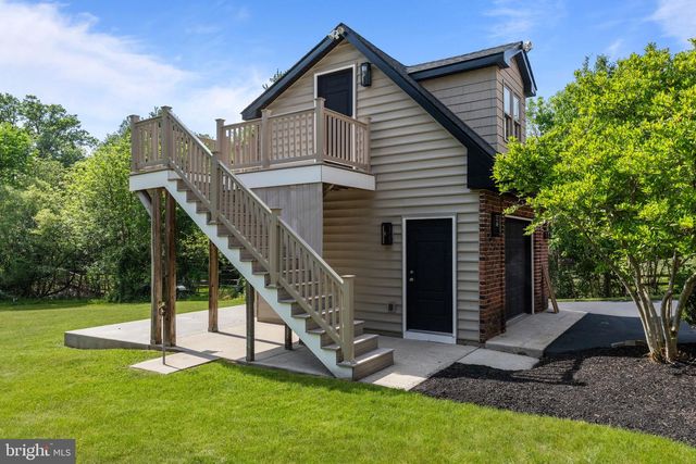 102 PICKWICK DR, Doylestown, PA 18901