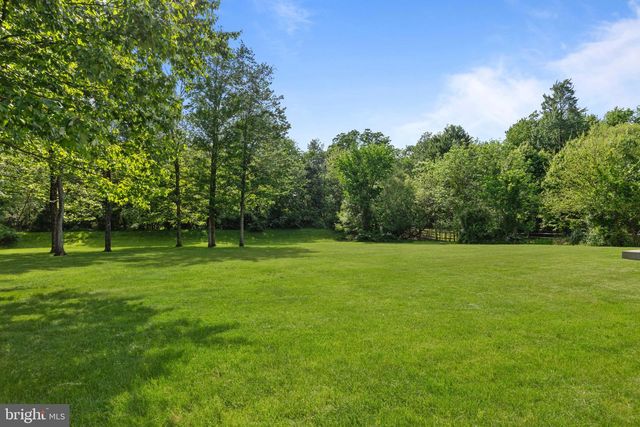 102 PICKWICK DR, Doylestown, PA 18901