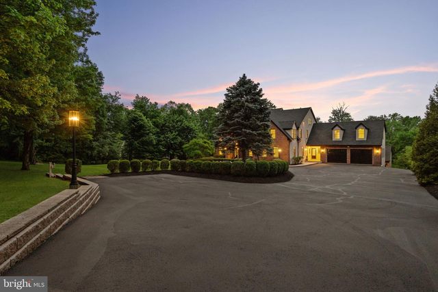 102 PICKWICK DR, Doylestown, PA 18901