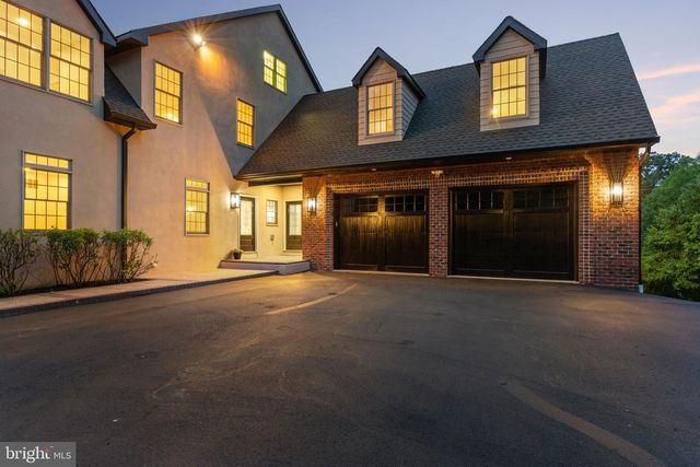102 PICKWICK DR, Doylestown, PA 18901