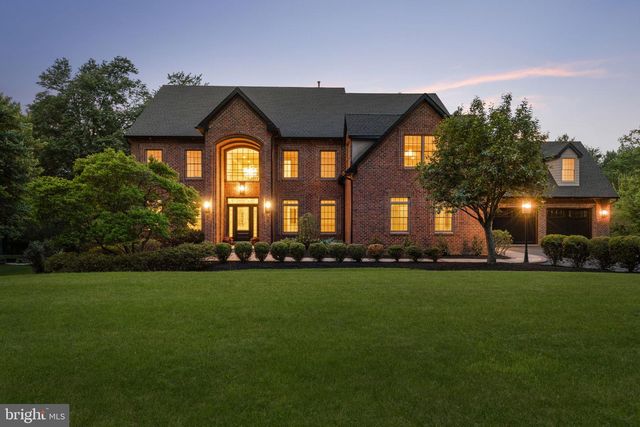 102 PICKWICK DR, Doylestown, PA 18901
