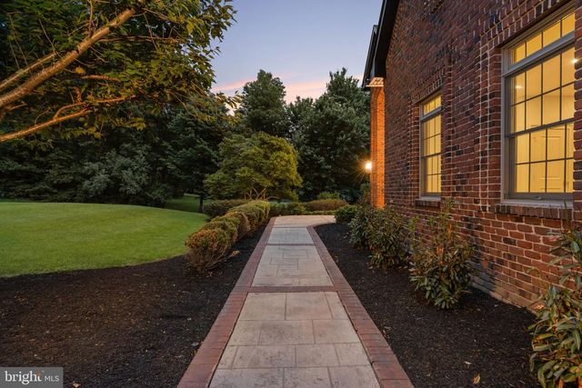 102 PICKWICK DR, Doylestown, PA 18901