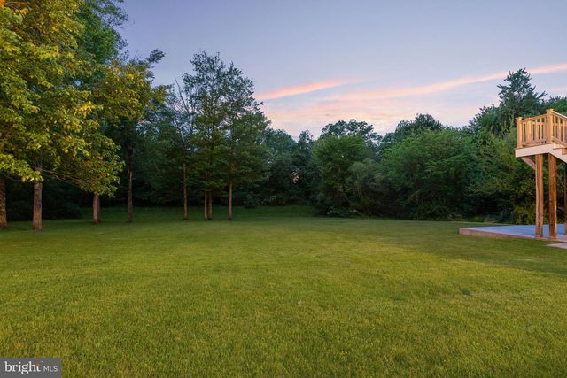 102 PICKWICK DR, Doylestown, PA 18901