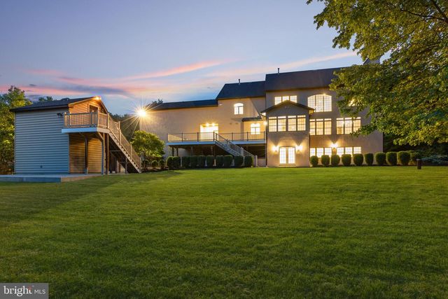 102 PICKWICK DR, Doylestown, PA 18901