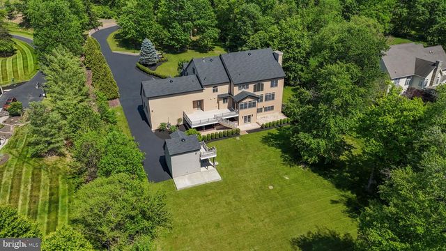102 PICKWICK DR, Doylestown, PA 18901
