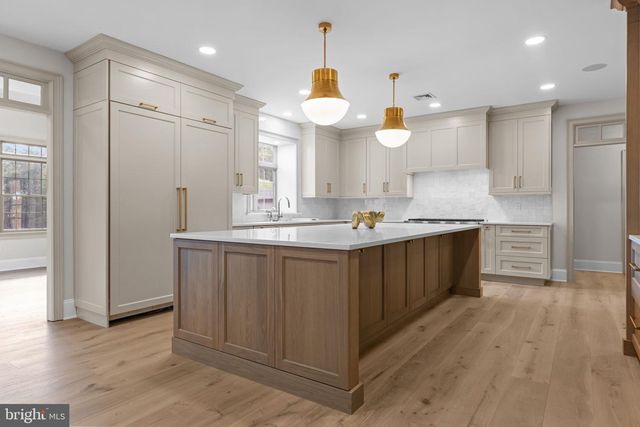 102 PICKWICK DR, Doylestown, PA 18901