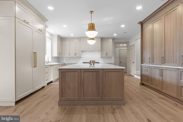 102 PICKWICK DR, Doylestown, PA 18901