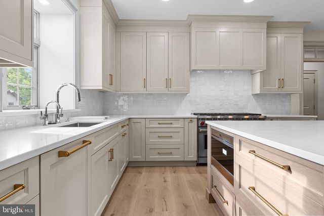 102 PICKWICK DR, Doylestown, PA 18901