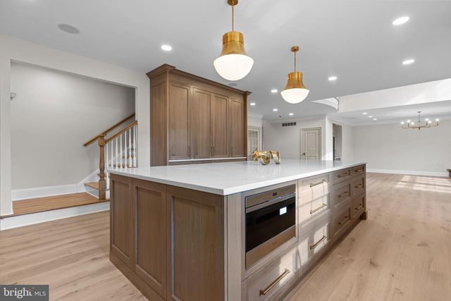 102 PICKWICK DR, Doylestown, PA 18901