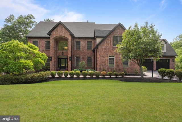 102 PICKWICK DR, Doylestown, PA 18901