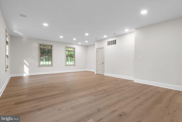 102 PICKWICK DR, Doylestown, PA 18901