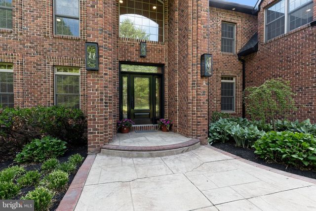 102 PICKWICK DR, Doylestown, PA 18901