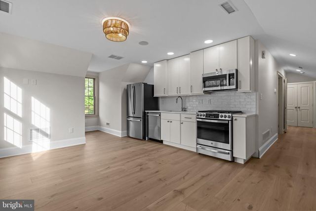 102 PICKWICK DR, Doylestown, PA 18901
