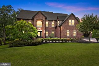 102 PICKWICK DR, Doylestown, PA 18901