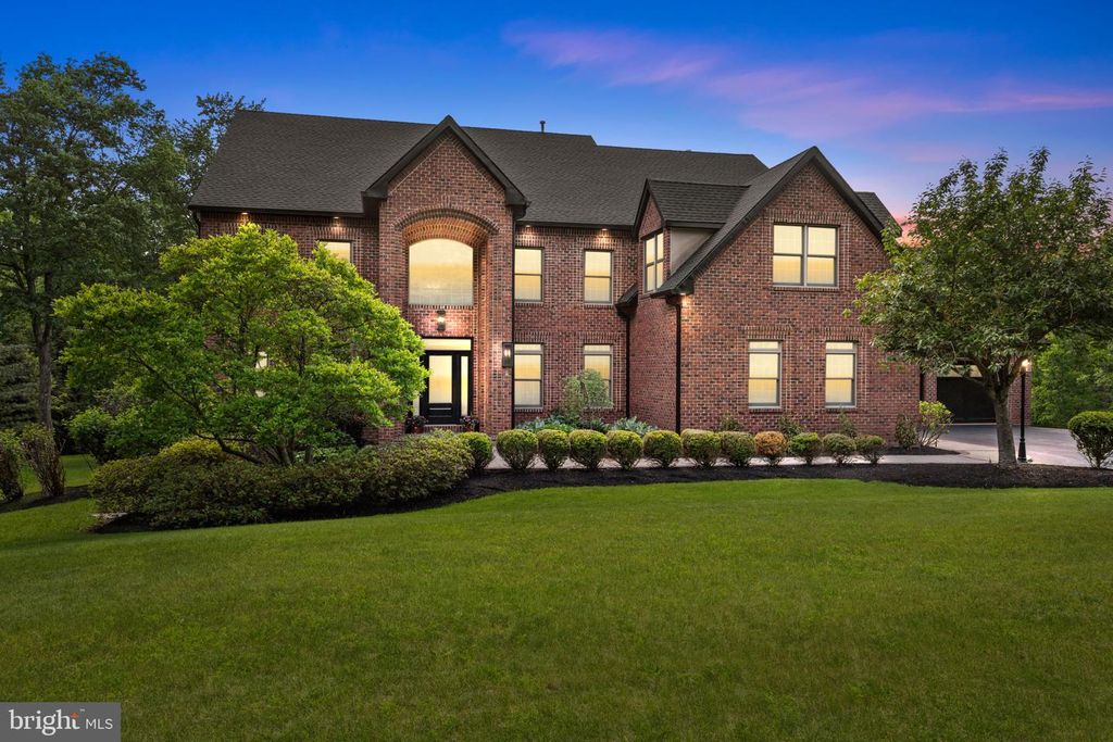 102 PICKWICK DR, Doylestown, PA 18901