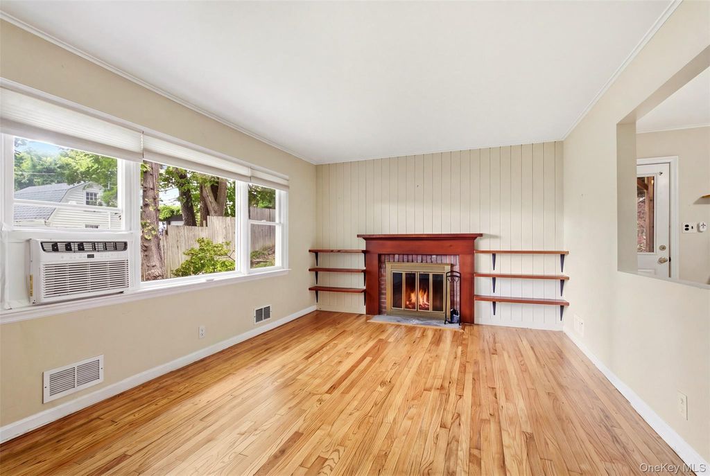 35 Ward Avenue, Northport, NY 11768 — photo 3