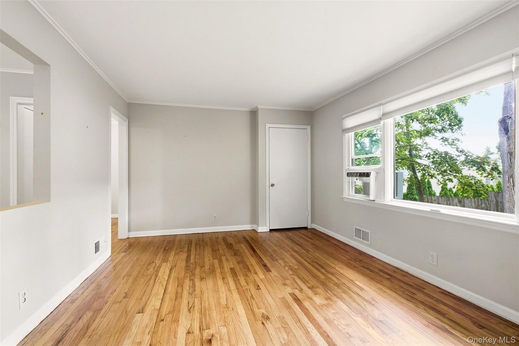 35 Ward Avenue, Northport, NY 11768 — photo 4