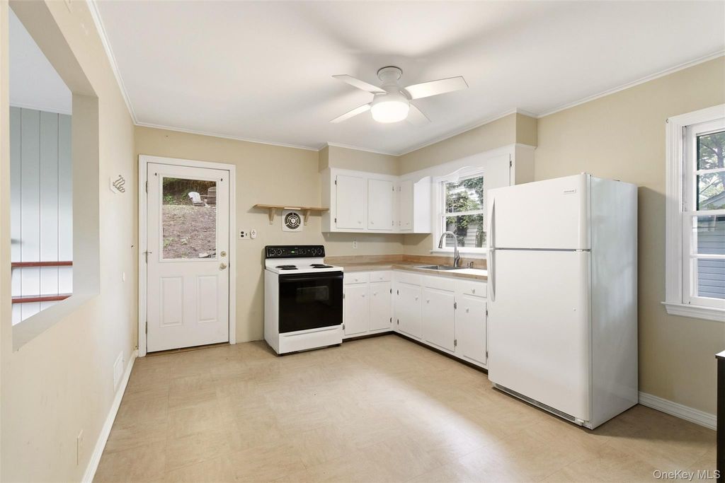 35 Ward Avenue, Northport, NY 11768 — photo 5