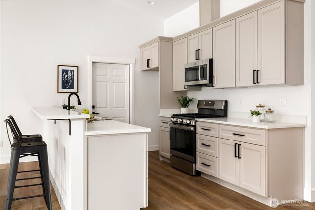 4817 Lawrence Avenue, Freeland, WA 98249