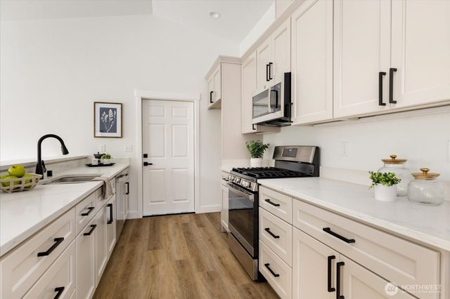 4817 Lawrence Avenue, Freeland, WA 98249