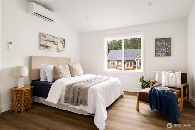 4817 Lawrence Avenue, Freeland, WA 98249