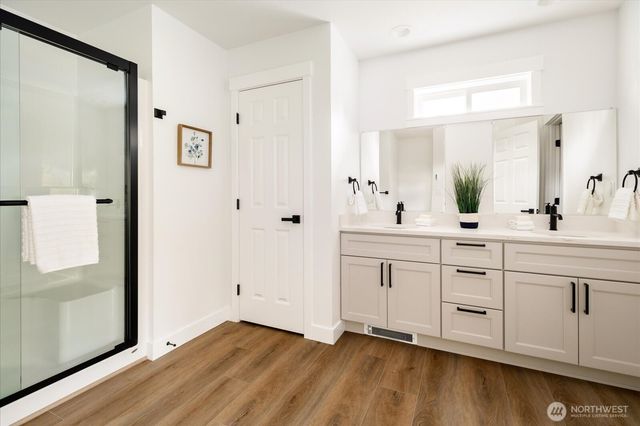 4817 Lawrence Avenue, Freeland, WA 98249