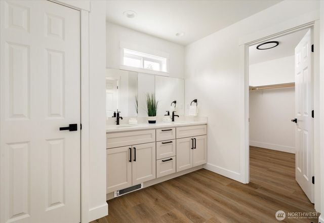 4817 Lawrence Avenue, Freeland, WA 98249